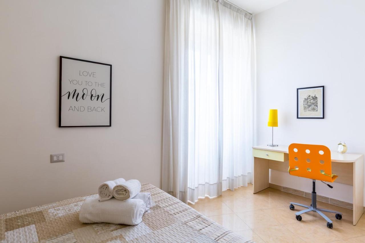 Rione Emanuele III - 4 Bedroom Apartment Napoli Eksteriør bilde